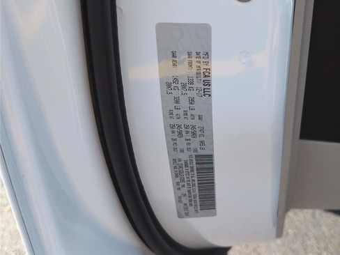 Used 2018 Chrysler Pacifica Limited FWD image 10