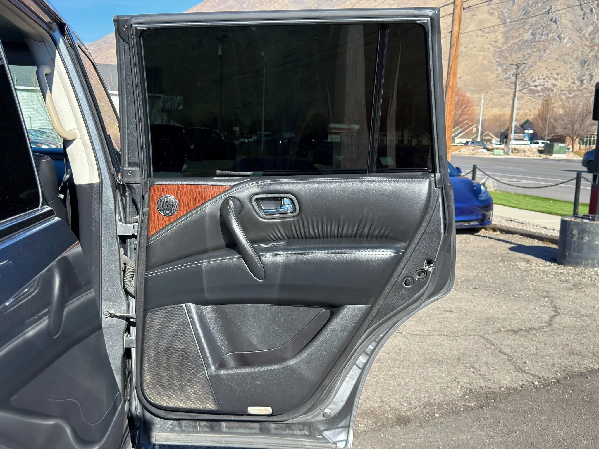 Used 2019 Nissan Armada Platinum w/ Captain's Chairs Package AWD/4WD image 10