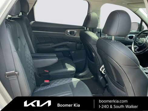 Certified 2023 Kia Sorento SX Prestige AWD/4WD image 12