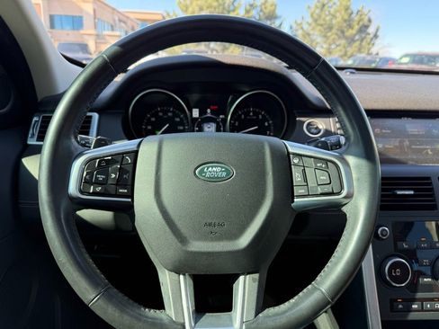Used 2017 Land Rover Discovery Sport HSE Luxury image 32