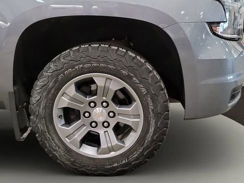 Used 2020 Chevrolet Tahoe LT w/ Luxury Package AWD/4WD image 38