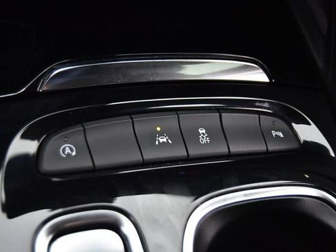 Used 2023 Buick Envision Preferred image 15