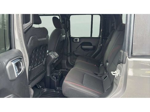 Used 2022 Jeep Gladiator Rubicon w/ Trailer Tow Package AWD/4WD image 11