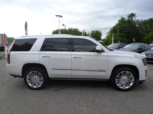 Used 2016 Cadillac Escalade Premium AWD/4WD image 9