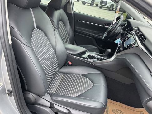 Used 2020 Toyota Camry SE FWD image 27