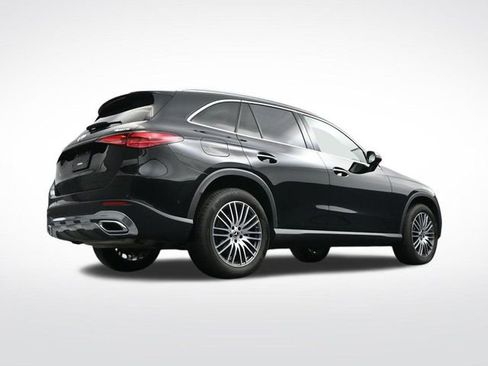 Used 2024 Mercedes-Benz GLC 300 4MATIC image 30