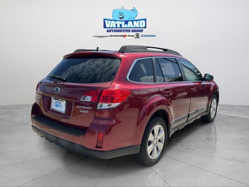 Used 2011 Subaru Outback 3.6R Limited w/ PWR Moonroof Pkg image 5