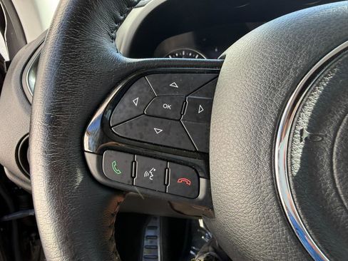 Used 2018 Jeep Renegade Altitude w/ UConnect 8.4 Nav Group image 27