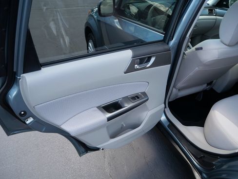 Used 2013 Subaru Forester 2.5X Premium AWD/4WD image 16