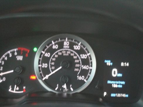 Used 2020 Toyota Corolla LE FWD image 12