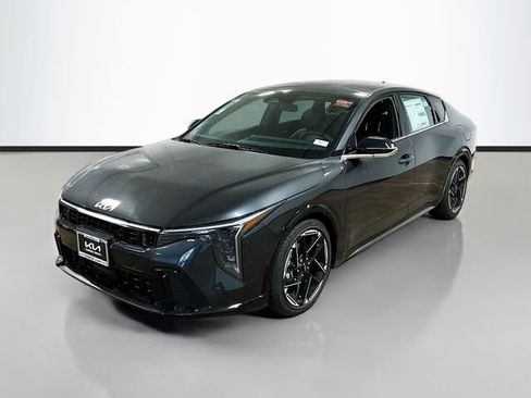 New 2025 Kia K4 GT-Line image 3