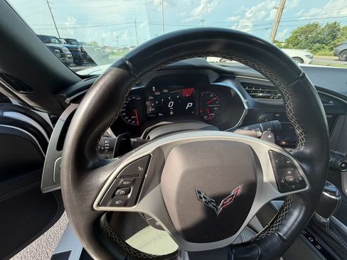 Used 2016 Chevrolet Corvette Stingray Convertible RWD image 13