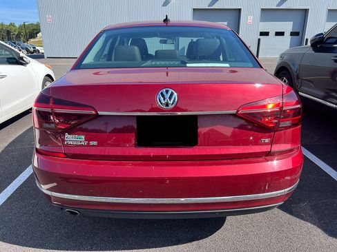 Used 2018 Volkswagen Passat 2.0T SE w/ SE Lighting Package FWD image 3