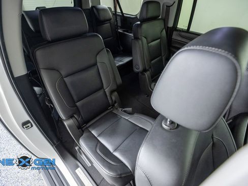 Used 2019 Chevrolet Suburban Premier AWD/4WD image 40
