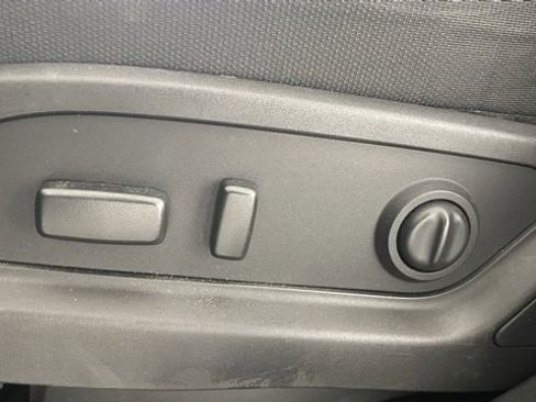 Used 2016 Chevrolet Traverse LT w/ Style and Technology Package image 35