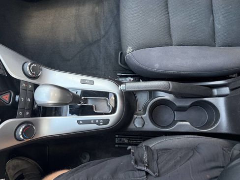 Used 2015 Chevrolet Cruze LT w/ Sun And Sound Package image 28