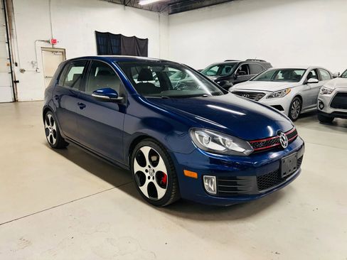 Used 2011 Volkswagen Golf 4-Door FWD image 4