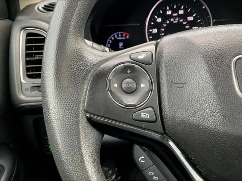 Used 2019 Honda HR-V EX image 11