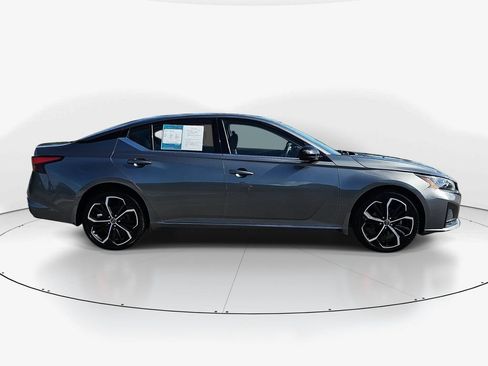 Used 2023 Nissan Altima 2.5 SR w/ SR Premium Package AWD/4WD image 5