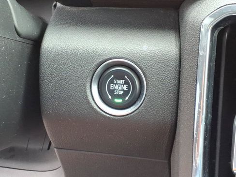 Used 2024 GMC Acadia Denali w/ Super Cruise Package FWD image 12