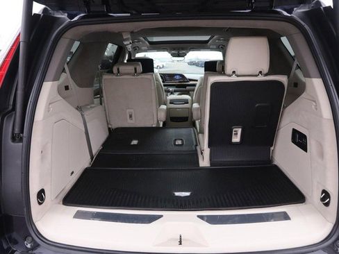 Used 2024 Cadillac Escalade Sport Platinum w/ LPO, ONYX Package image 7