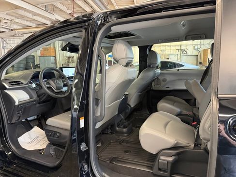 Certified 2026 Toyota Sienna XLE AWD/4WD image 34