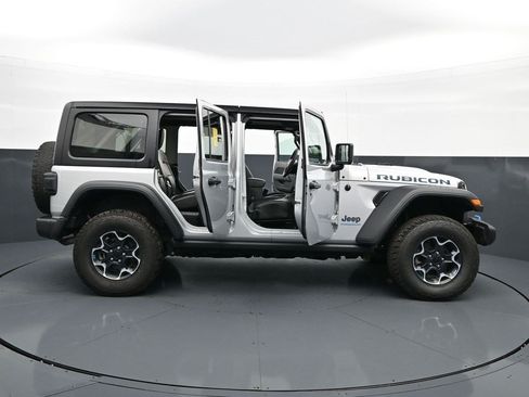 Used 2023 Jeep Wrangler Unlimited Rubicon 4xe w/ Cold Weather Group AWD/4WD image 27
