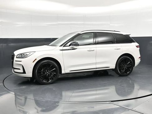 Used 2023 Lincoln Corsair Reserve w/ Equipment Group 202A AWD/4WD image 9