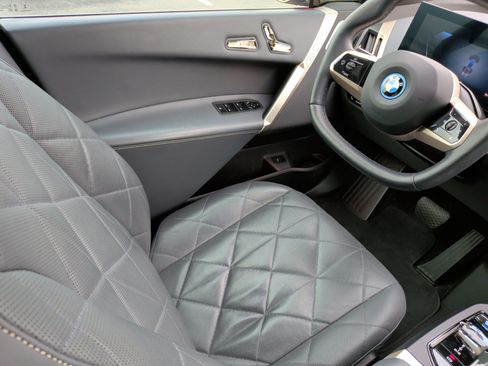 Certified 2023 BMW iX M60 w/ Executive Package image 33