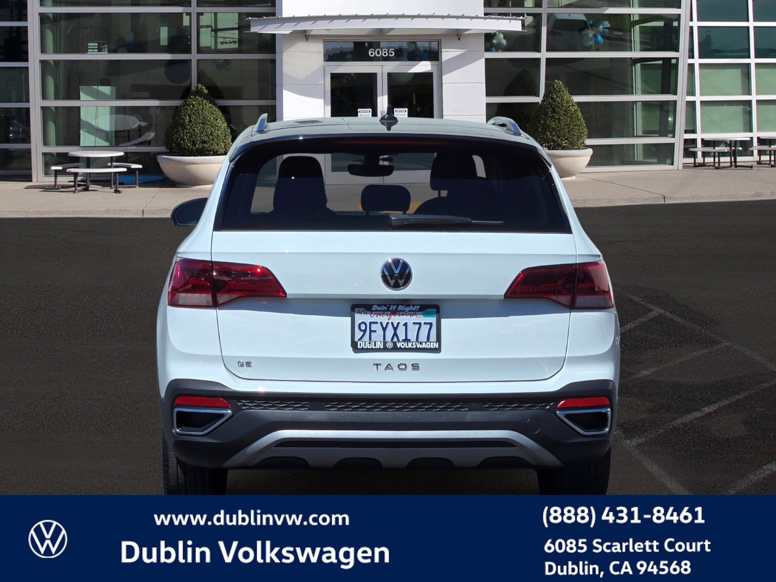 Certified 2023 Volkswagen Taos SE FWD image 5