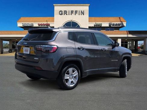 Used 2022 Jeep Compass Latitude image 4