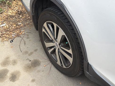 Used 2019 Subaru Outback 3.6R Limited w/ Popular Package #2 AWD/4WD image 10