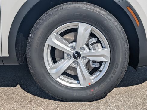 New 2026 Kia Sorento LX FWD image 11