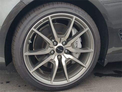 Certified 2025 Genesis G70 2.5T image 10