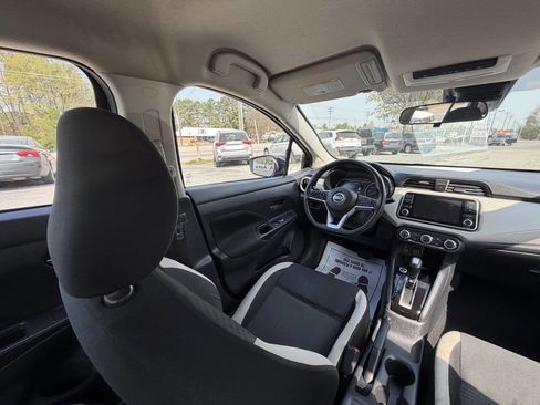 Used 2021 Nissan Versa SV image 21