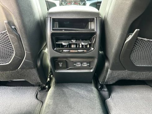 Used 2024 Jeep Grand Cherokee Altitude RWD image 32