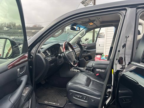 Used 2015 Lexus LX 570 4WD image 18