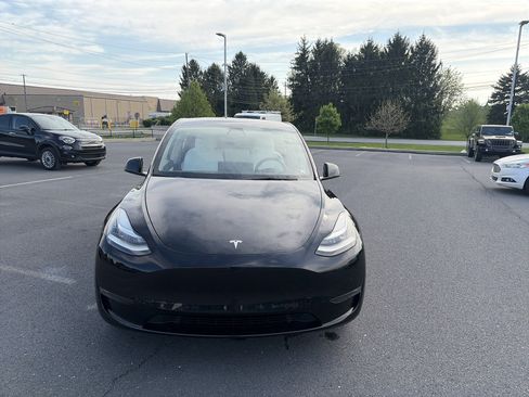 Used 2021 Tesla Model Y Long Range image 2