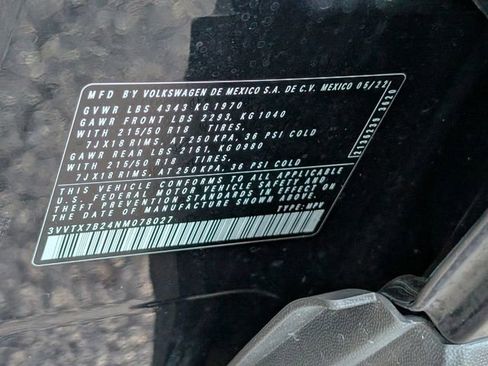 Used 2022 Volkswagen Taos SE image 28