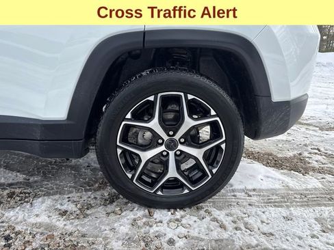 Used 2025 Jeep Compass Limited image 9