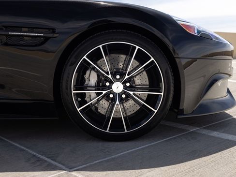 Used 2015 Aston Martin Vanquish Volante RWD image 18