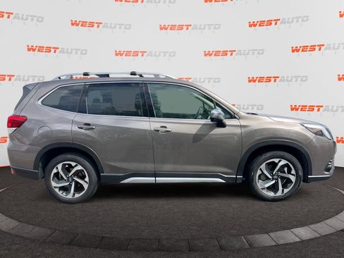 Used 2023 Subaru Forester Touring AWD/4WD image 6