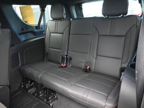 Used 2023 Chevrolet Suburban RST w/ Luxury Package AWD/4WD image 27