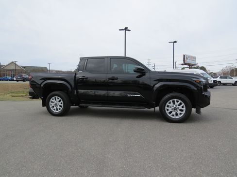 Used 2024 Toyota Tacoma SR5 image 2