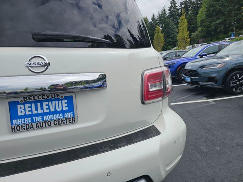 Used 2020 Nissan Armada SL w/ Premium Package AWD/4WD image 16