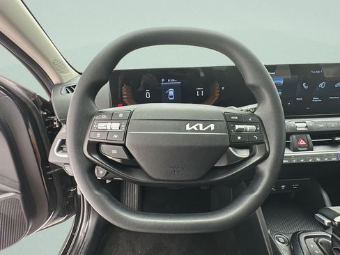 Used 2025 Kia K4 FWD image 14