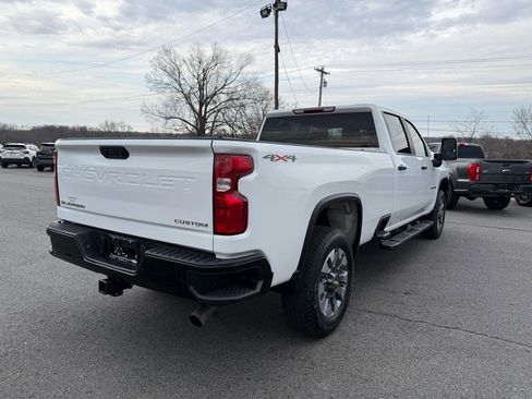 Used 2022 Chevrolet Silverado 2500 Custom w/ Custom Value Package image 6