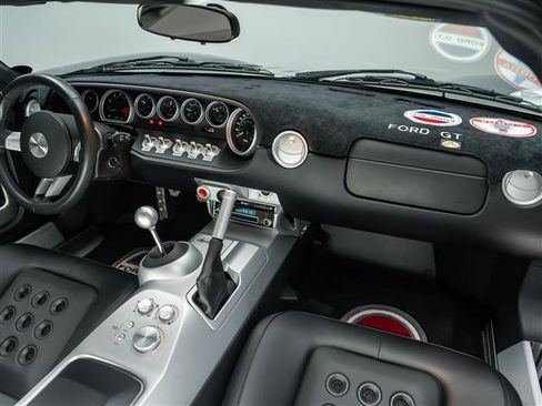 Used 2006 Ford GT RWD image 47