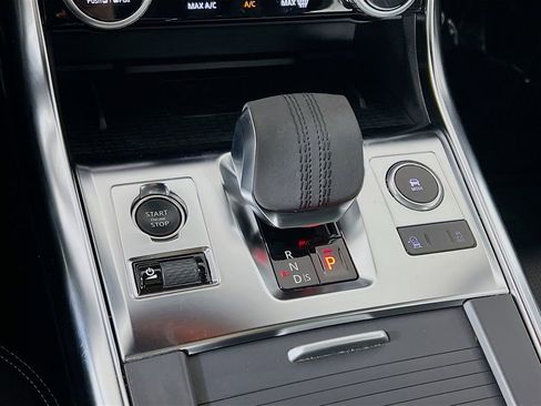 Certified 2024 Jaguar XF R-Dynamic SE AWD/4WD image 17
