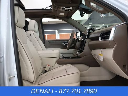 New 2026 GMC Yukon Denali w/ Denali Reserve Package AWD/4WD image 22